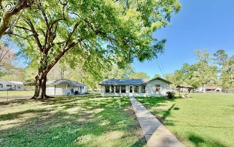 Photo of 1295 Archie St, Vidor, TX 77662 (MLS # 266096)