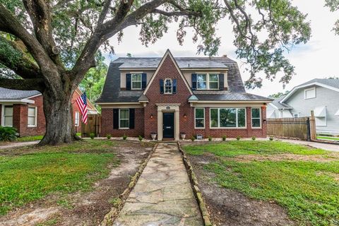 Photo of 2422 Pecos, Beaumont, TX 77702 (MLS # 269123)
