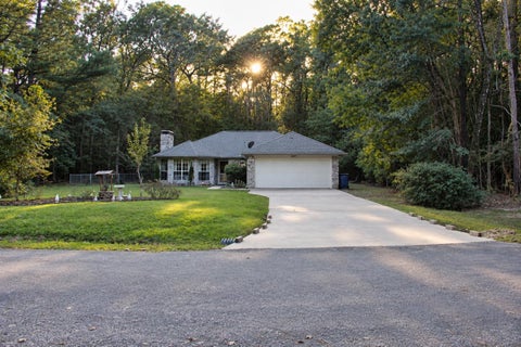 Photo of 1007 Wildwood Dr, Village Mills, TX 77663 (MLS # 271919)