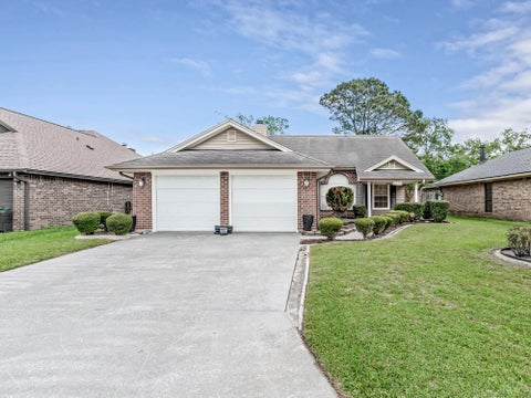 Photo of 5770 Brett Ln, Beaumont, TX 77713 (MLS # 271703)