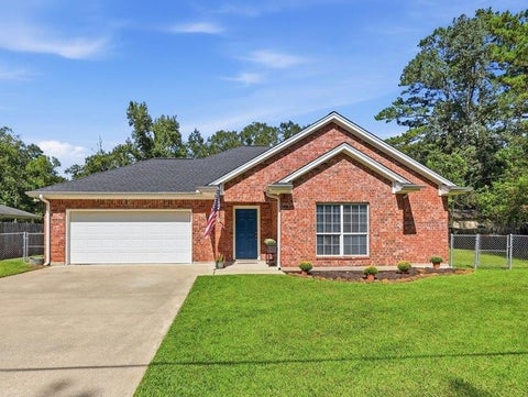 Photo of 7240 Bythewood, Beaumont, TX 77713 (MLS # 271538)