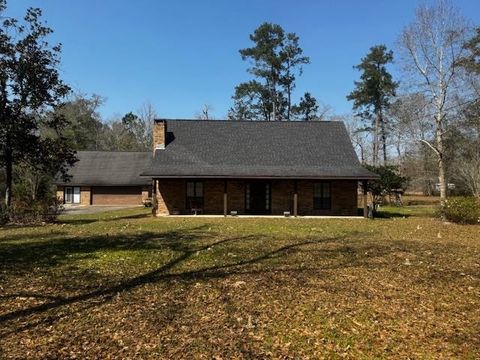 Photo of 102 Brookwood, Silsbee, TX 77656 (MLS # 265610)