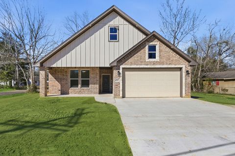 Photo of 1060 Woodrow, Silsbee, TX 77656 (MLS # 265407)