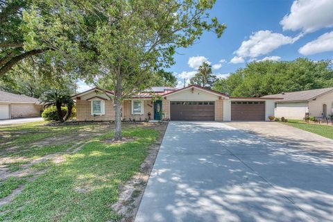 Photo of 3018 VERNON, Nederland, TX 77627 (MLS # 266767)