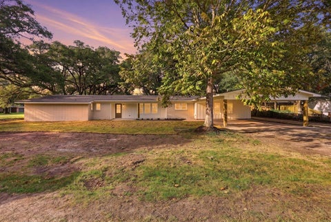 Photo of 2144 Florida St, Nome, TX 77629 (MLS # 271386)