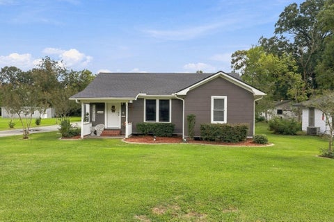 Photo of 6640 Howe St., Groves, TX 77619 (MLS # 271766)