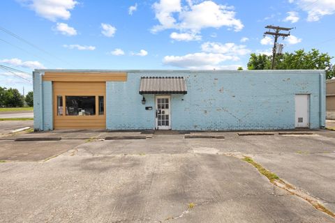 Photo of 912 S Twin City Hwy, Nederland, TX 77627 (MLS # 259639)
