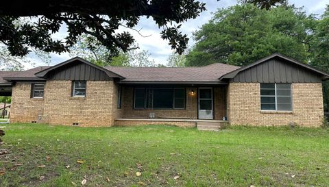 Photo of 1202 Churchill St, Jacksonville, TX 75766 (MLS # 266710)