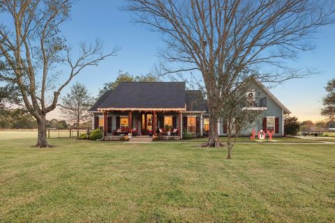 Photo of 1283 Florida St, Nome, TX 77629 (MLS # 263511)