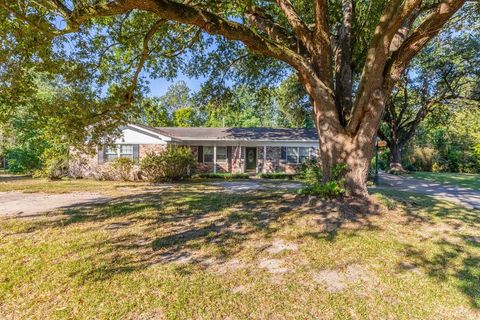 Photo of 435 S Inwood, Bridge City, TX 77611 (MLS # 262361)
