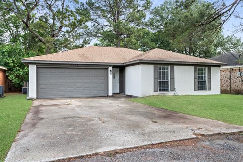 Photo of 8520 Baker, Beaumont, TX 77707 (MLS # 266962)