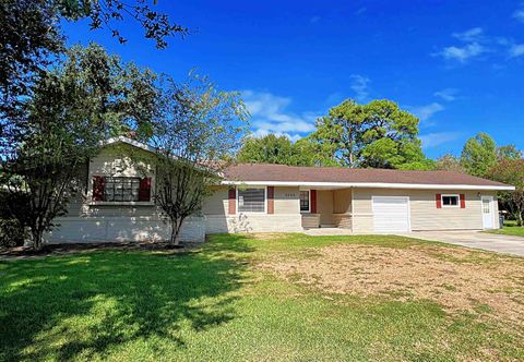 A home in Groves