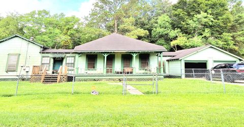 Photo of 1662 S Ann, Sour Lake, TX 77659 (MLS # 264144)