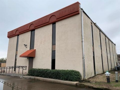 Photo of One Plaza Sq Avenue, Port Arthur, TX 77642 (MLS # 262808)