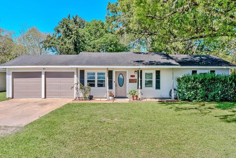 Photo of 1318 Beagle Rd, Orange, TX 77632 (MLS # 266002)