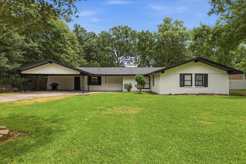 Property photo of 210 Greenwood, Beaumont, TX 77705