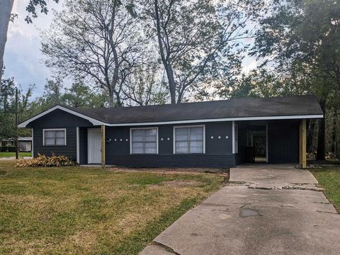 Photo of 250 Canterbury, Beaumont, TX 77707 (MLS # 264913)