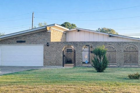 Photo of 1895 Lucille, Beaumont, TX 77705 (MLS # 266196)
