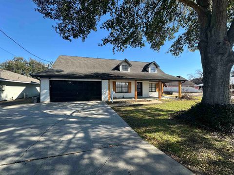 Photo of 766 South Ave, Port Neches, TX 77651 (MLS # 264854)