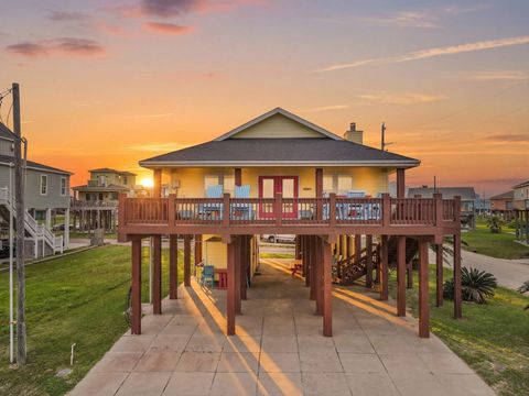 Photo of 2910 Shady Ln, Crystal Beach, TX 77650 (MLS # 266588)