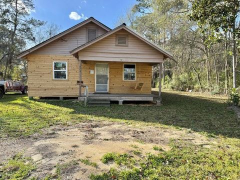 Photo of 870 W Davis Loop, Vidor, TX 77662 (MLS # 264320)