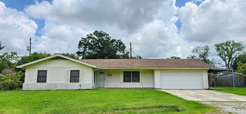 Photo of 2410 Bradford, Orange, TX 77630 (MLS # 268517)