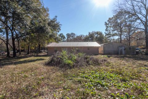 A home in Silsbee