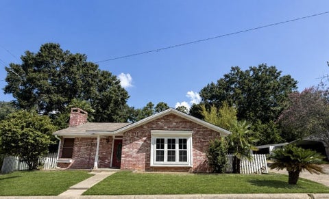 Photo of 900 Pearl, Jasper, TX 75951 (MLS # 270591)