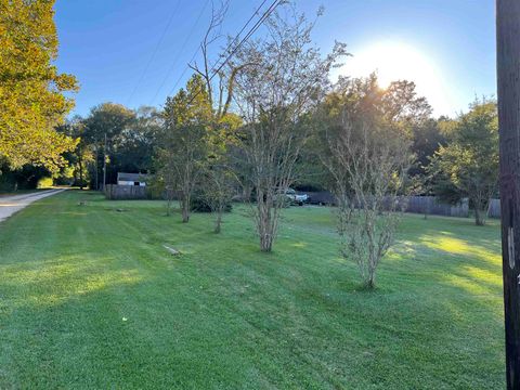 A home in Silsbee