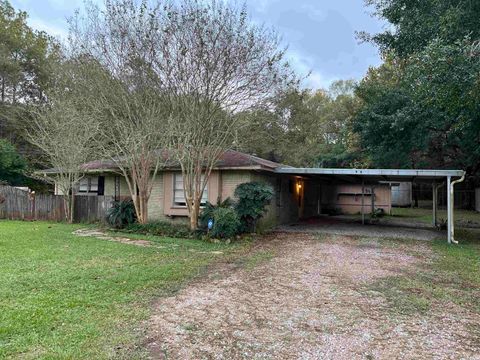 A home in Silsbee