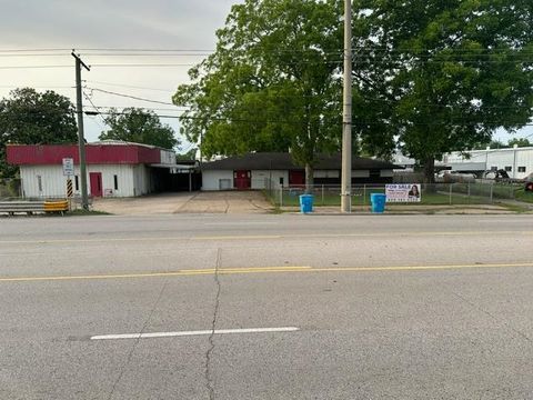 Photo of 5680 Washington Blvd, Beaumont, TX 77707 (MLS # 267407)
