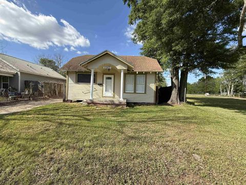 Photo of 2260 Rusk Street, Beaumont, TX 77701 (MLS # 266224)