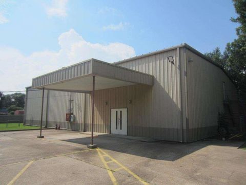 Photo of 3641 5th Ave, Port Arthur, TX 77642 (MLS # 267559)