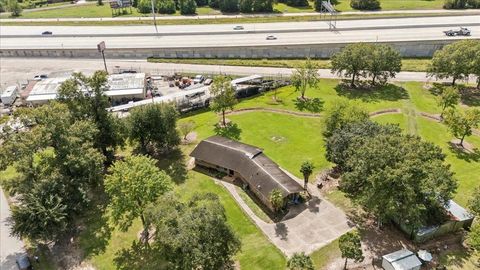 Photo of 2915 Enner, Orange, TX 77632 (MLS # 262298)