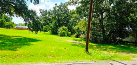 Photo of 2927 Ruby Drive, Groves, TX 77619 (MLS # 263308)