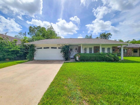 Photo of 8855 Casey Dr, Beaumont, TX 77707 (MLS # 271449)