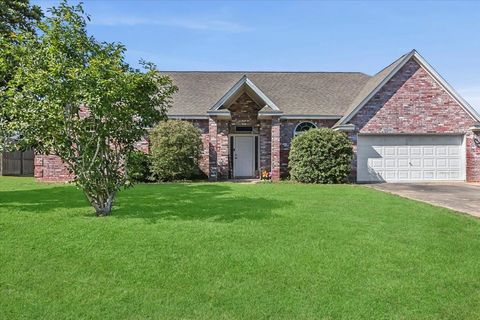 A home in Vidor