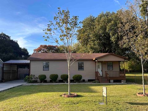 A home in Groves