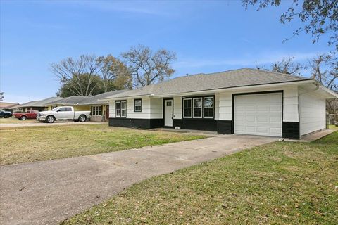 A home in Groves