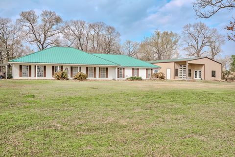 Photo of 561 Cr 3558, Broaddus, TX 75929 (MLS # 266279)