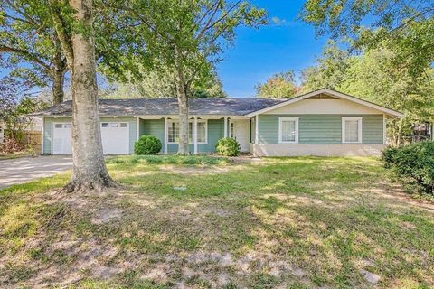 Photo of 4438 W Edgar, Orange, TX 77630 (MLS # 266164)