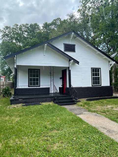 Photo of 3950 Congress Street, Beaumont, TX 77705 (MLS # 266592)