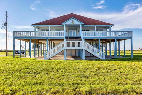 Photo of 808 Camino Dr, Crystal Beach, TX 77650 (MLS # 264416)