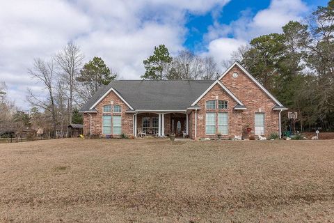 Photo of 318 Peppertree, Village Mills, TX 77663 (MLS # 265215)