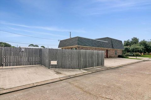 A home in Port Neches