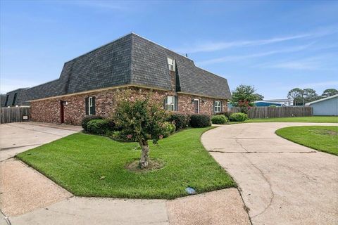 A home in Port Neches