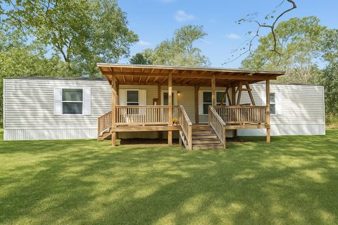 Photo of 3930 Carter, Vidor, TX 77662 (MLS # 262689)