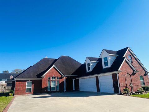 Photo of 2631 River Oaks Dr, Port Neches, TX 77651 (MLS # 265473)