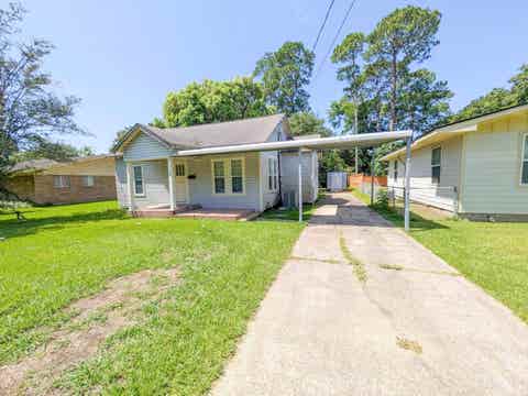 Photo of 3309 Lay Ave, Groves, TX 77619 (MLS # 269419)