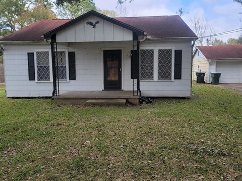 Photo of 2853 60th St, Port Arthur, TX 77640 (MLS # 264573)